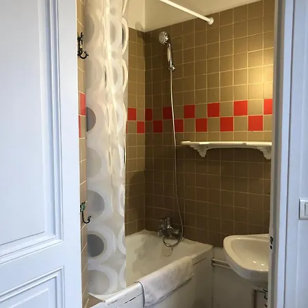 Bed & Breakfast Charmante Dans Le Marais