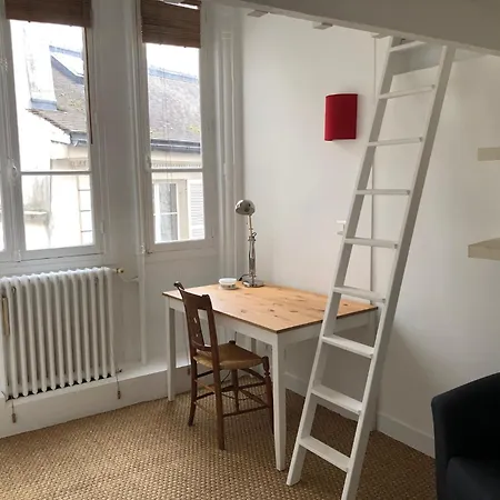 Bed & Breakfast Charmante Dans Le Marais