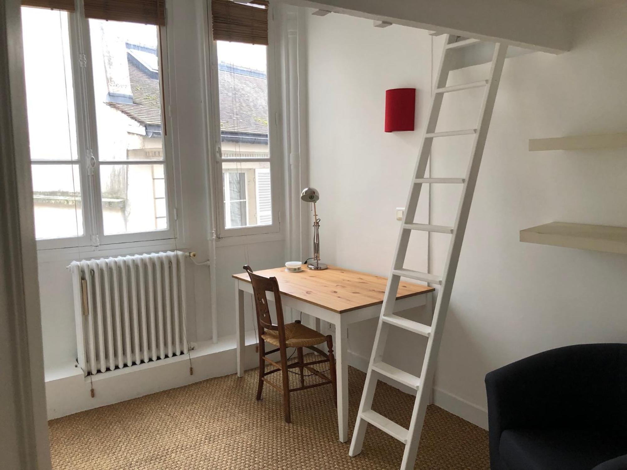 Bed & Breakfast Charmante Dans Le Marais